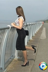 Pretty girl in heels walking outdoors Stiletto girl videos Noami